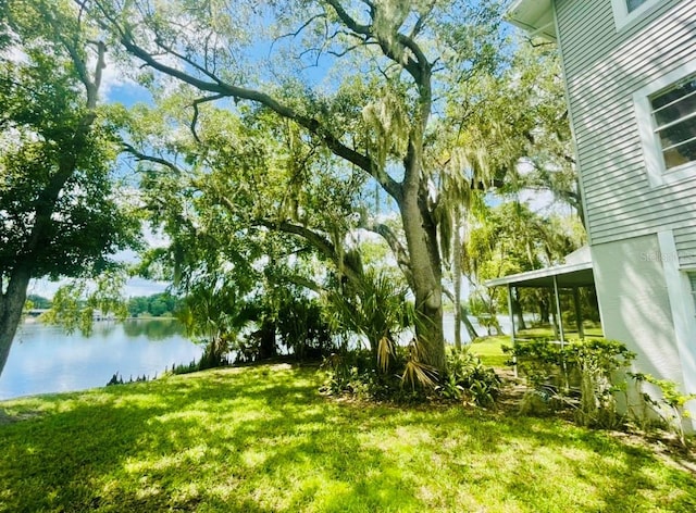 view of yard with a water view