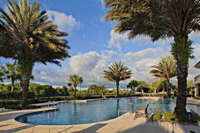 view of swimming pool