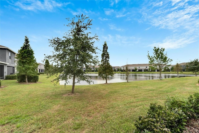 view of yard featuring a water view