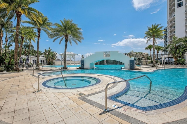 1209 E Cumberland Ave Unit 807, Tampa, FL 33602 - community pool featuring a community hot tub and a patio area