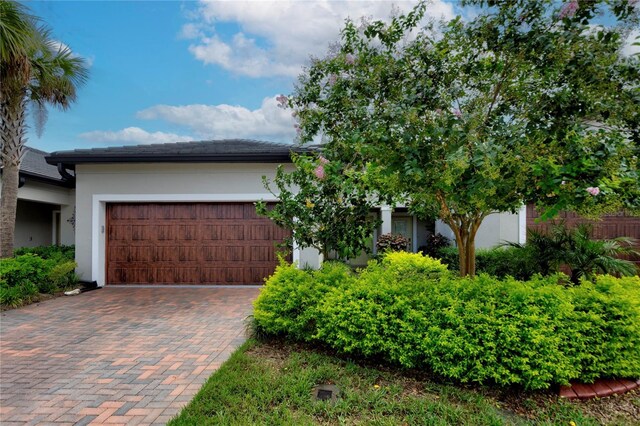 view of front facade with a garage