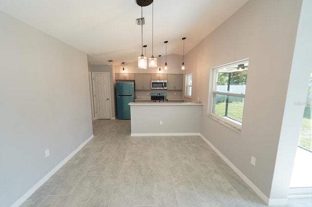 kitchen featuring stainless steel appliances, a peninsula, baseboards, light countertops, and decorative light fixtures