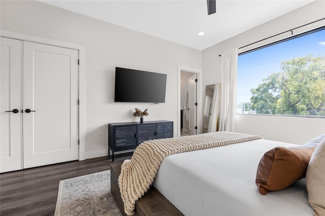 bedroom featuring baseboards, dark wood-style flooring, a ceiling fan, and recessed lighting