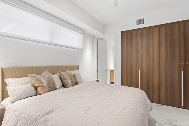 bedroom with ceiling fan