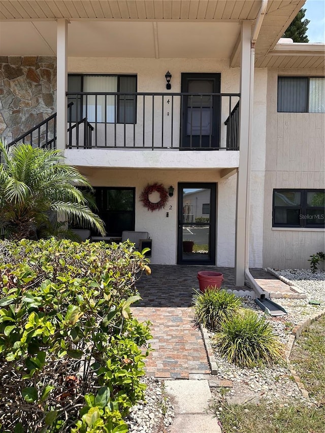 9920 Eagles Point Cir Unit 2, Port Richey, FL 34668 - photo 2