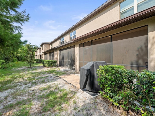 view of yard with a patio area