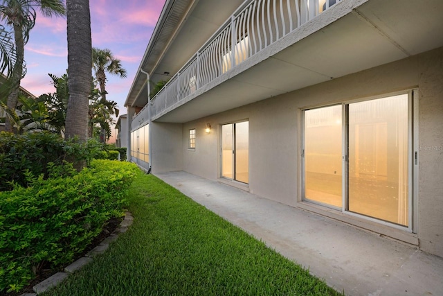 exterior space featuring a balcony