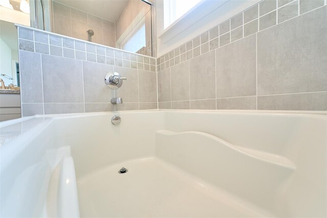 bathroom featuring shower / bathtub combination