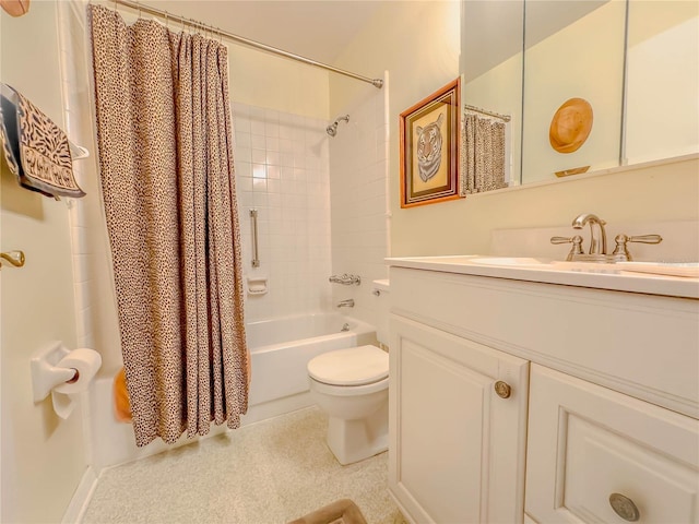 full bathroom with toilet, vanity, and shower / bath combo