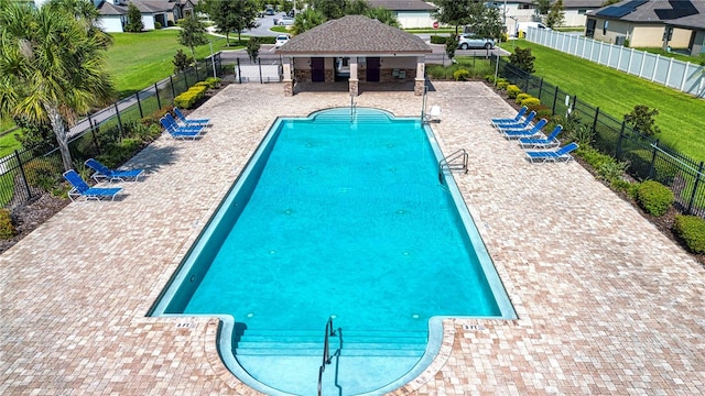 view of swimming pool