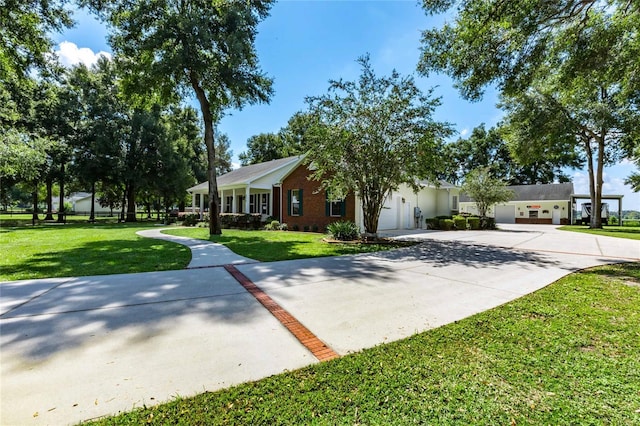 ranch-style house featuring a front yard