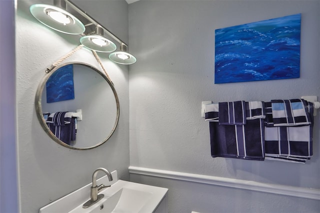 bathroom featuring sink