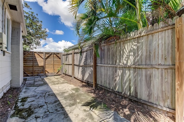 view of yard with a patio