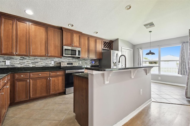 6843 Runner Oak Dr, Wesley Chapel, FL 33545 - photo 2