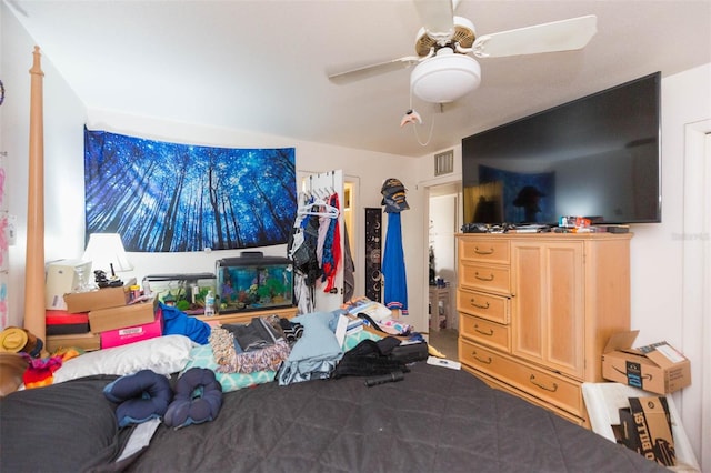 bedroom featuring ceiling fan