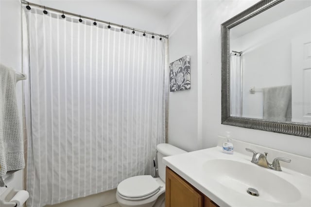 7720 Rathdown Ln, Wesley Chapel, FL 33545 - bathroom with vanity and curtained shower