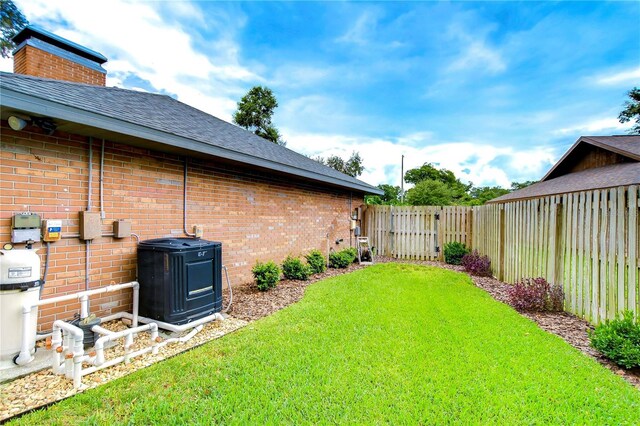 view of yard with cooling unit