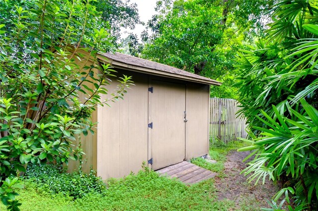 view of outdoor structure