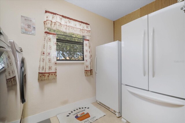 laundry area with washer / clothes dryer