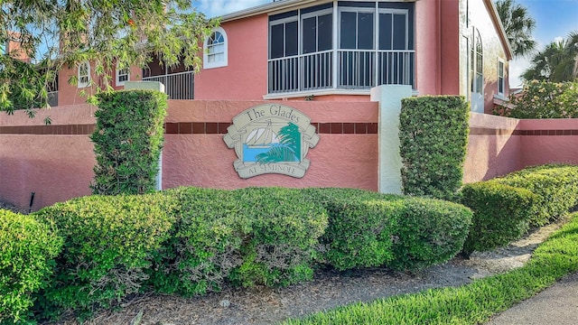 view of community / neighborhood sign