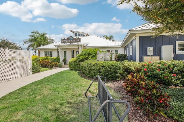 exterior space featuring a front yard