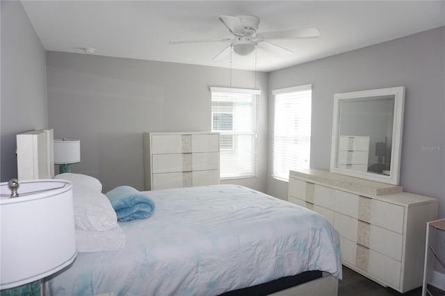 bedroom with ceiling fan