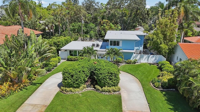 view of front of house with a front yard