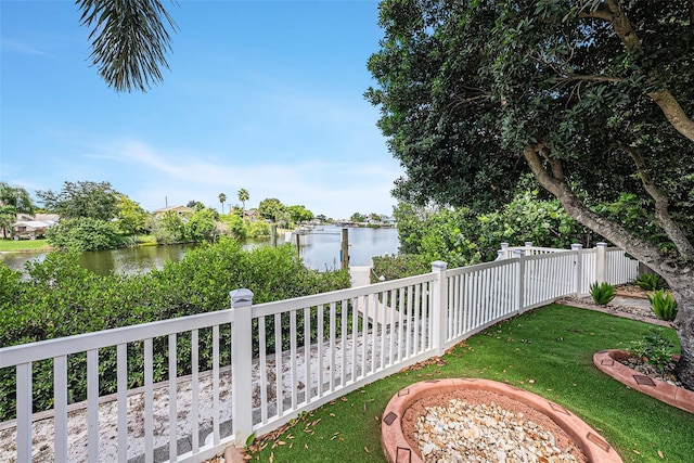 view of yard featuring a water view