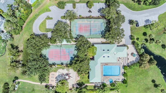 2118 Harbour Watch Dr, Tarpon Springs, FL 34689 - aerial view of a pool area