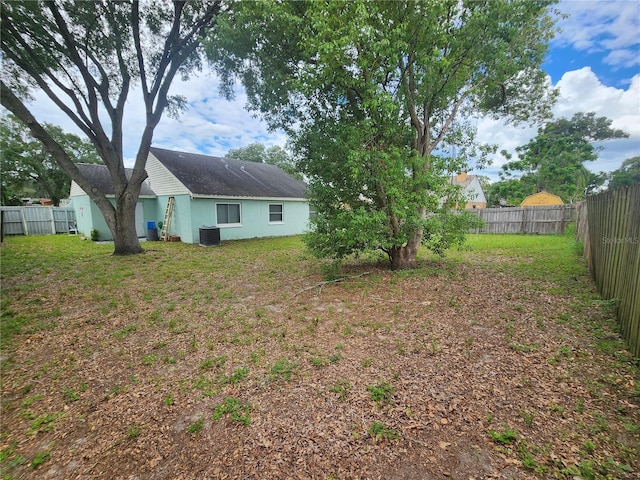 view of yard featuring cooling unit