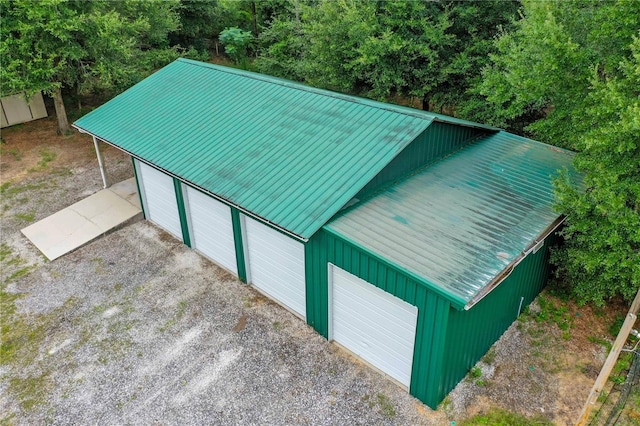 view of outdoor structure featuring a garage