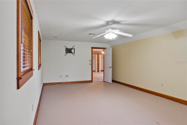 empty room with ceiling fan