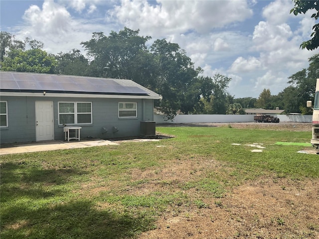 view of yard with a patio