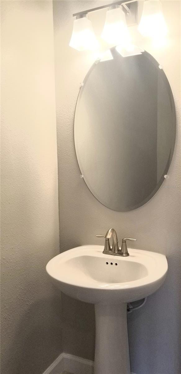 bathroom with sink