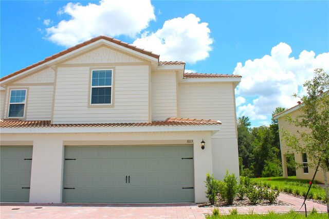 view of front facade with a garage