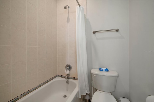 825 Islebay Dr, Apollo Beach, FL 33572 - full bath featuring toilet and shower / bath combination with curtain