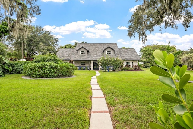 view of front of property with a front yard