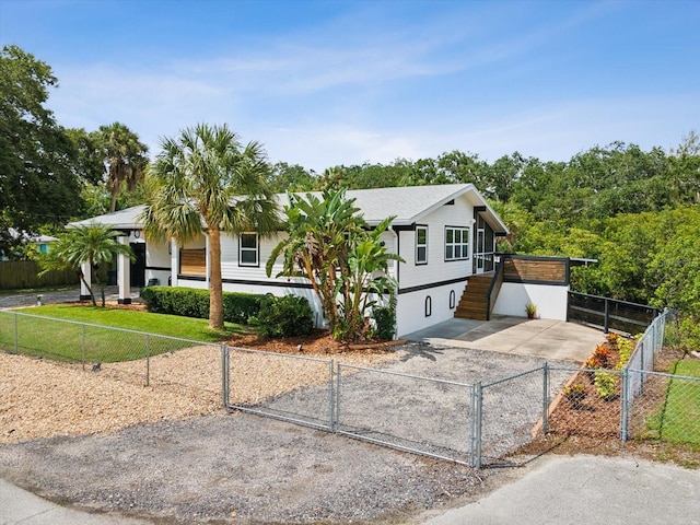 view of front of property