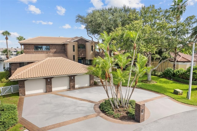 view of mediterranean / spanish-style house