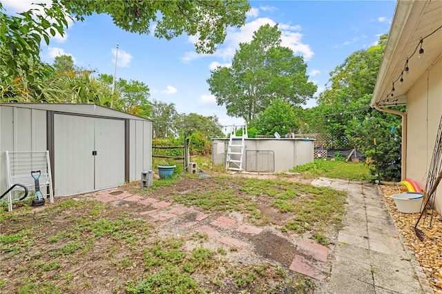 view of yard with a shed