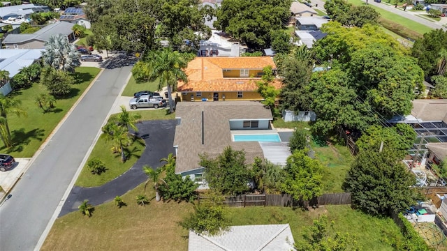 bird's eye view with a residential view