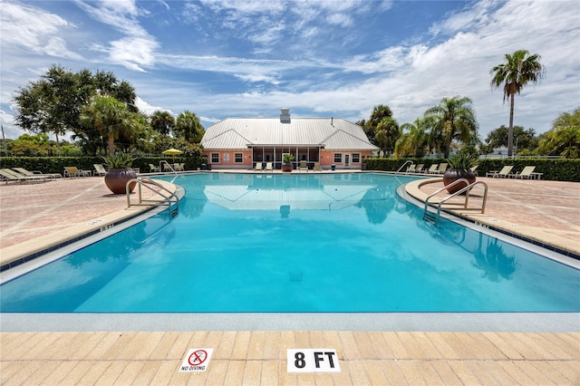 view of swimming pool