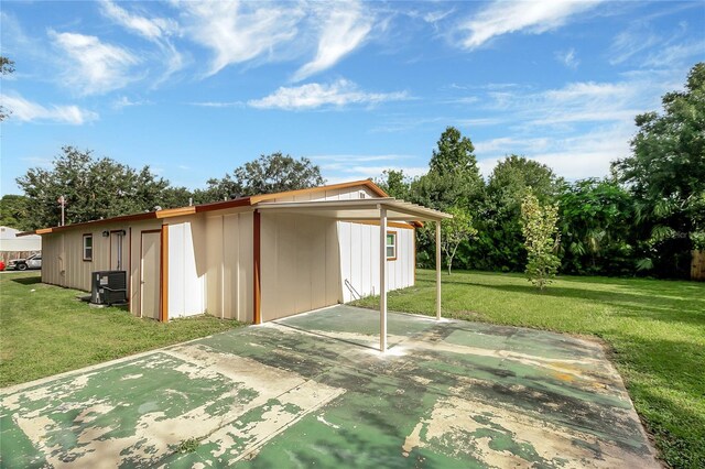 view of patio featuring cooling unit