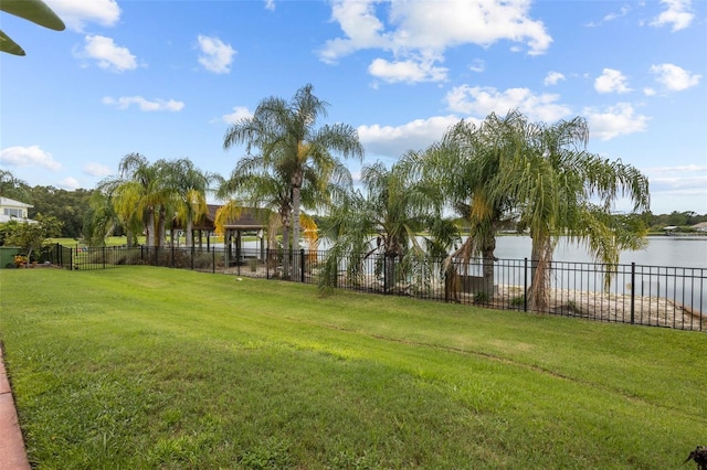 view of yard featuring a water view