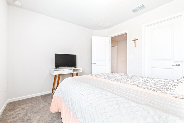 bedroom featuring carpet flooring