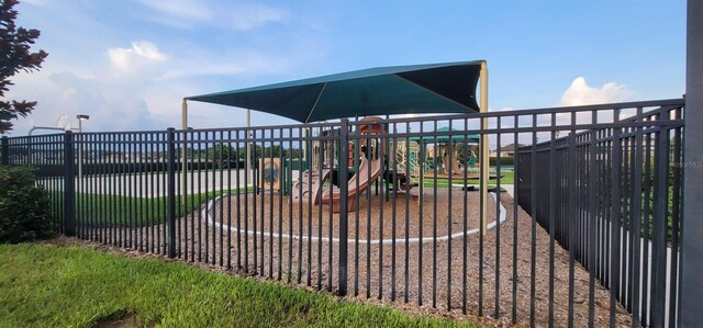 11919 Grand Kempston Dr, Gibsonton, FL 33534 - photo 26