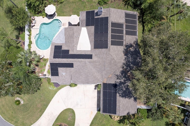 411 Harbor View Ln, Largo, FL 33770 - view from above of property with a pool area