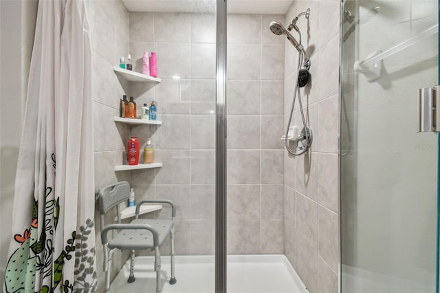 bathroom featuring a shower with curtain