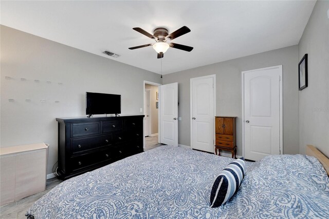 bedroom with ceiling fan