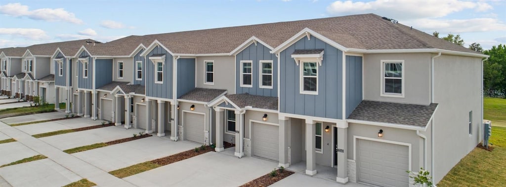 view of front of house with a garage